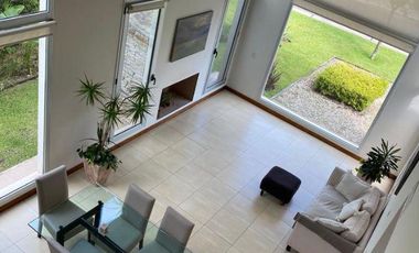 Casa en venta al lago central en barrio Los Cabos, Nordelta