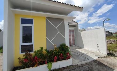 RUMAH MODERN PALING MURAH TEPI JALAN UTAMA DI PRAMBANAN