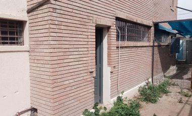 LINDO / BUEN ESTADO   Bº COVIMET   3 DORM  PATIO   ESPACIO ESTACIONAMIENTO   USD 25.000  IMPERIO MAT.518