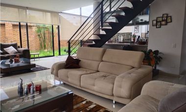 Venta Imperdible: Casa de Ensueño en Chía, Estilo Inigualable