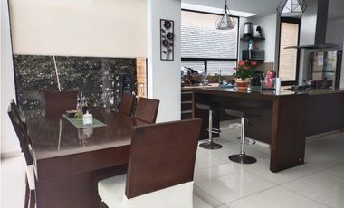 Venta Imperdible: Casa de Ensueño en Chía, Estilo Inigualable