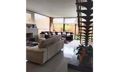 Venta Imperdible: Casa de Ensueño en Chía, Estilo Inigualable