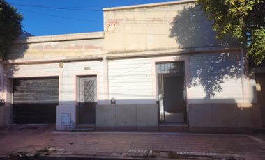 BARRIO GENERAL BUSTOS, EXELENTE OPORTUNIDAD COMERCIAL!!!