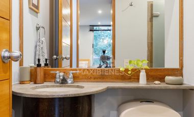 apartamento en venta en el poblado. Cod V63966