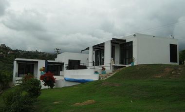 Venta Casa Arbeláez De 400 M2