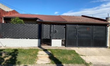 CASA DE TRES AMBIENTES