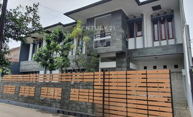 Rumah Cantik Siap Huni Di Komplek Megabrata Bandung