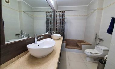 VENTA DE APARTAMENTO AMOBLADO PARA INVERSION CINTA COSTERA PH DESTINY