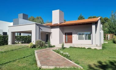 VENTA DE CASA EN Juana Koslay