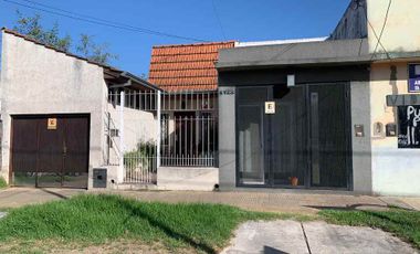 Casa para 2 Familias en venta en Berazategui Este