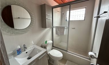 Se VENDE Casa Duplex - El Dorado