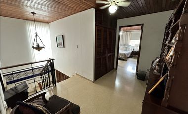 Se VENDE Casa Duplex - El Dorado