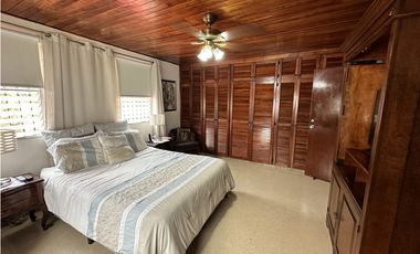 Se VENDE Casa Duplex - El Dorado