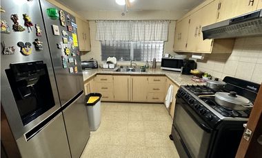 Se VENDE Casa Duplex - El Dorado