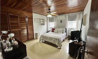 Se VENDE Casa Duplex - El Dorado