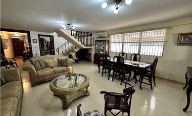 Se VENDE Casa Duplex - El Dorado