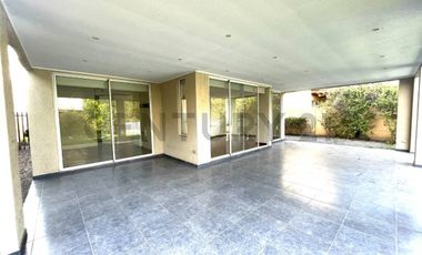 VENDO A PRECIO INCREIBLE CASA EN SANTA ELENA BARRIO LAGUNA