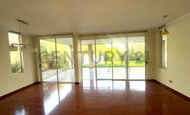 VENDO A PRECIO INCREIBLE CASA EN SANTA ELENA BARRIO LAGUNA