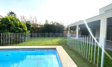 VENDO A PRECIO INCREIBLE CASA EN SANTA ELENA BARRIO LAGUNA
