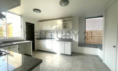 VENDO A PRECIO INCREIBLE CASA EN SANTA ELENA BARRIO LAGUNA