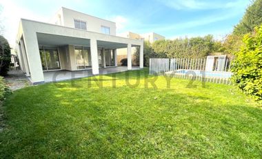 VENDO A PRECIO INCREIBLE CASA EN SANTA ELENA BARRIO LAGUNA