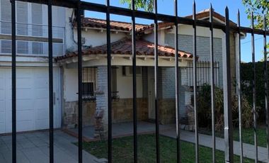 CASA EN EXCELENTE ESTADO APTA CREDITO HIPOTECARIO