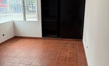 casa en arriendo en el rosal. Cod A3246