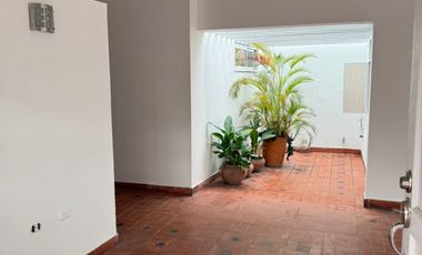 casa en arriendo en el rosal. Cod A3246