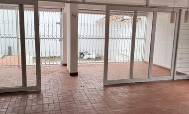 casa en arriendo en el rosal. Cod A3246