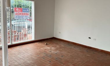 casa en arriendo en el rosal. Cod A3246
