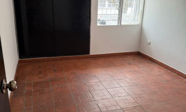 casa en arriendo en el rosal. Cod A3246
