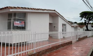 casa en arriendo en el rosal. Cod A3246