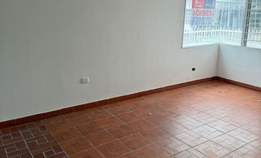 casa en arriendo en el rosal. Cod A3246