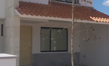 CASA CON ACABADOS DE LUJO CD MADERAS