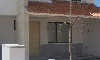 CASA CON ACABADOS DE LUJO CD MADERAS