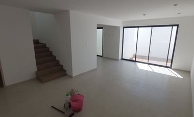 CASA CON ACABADOS DE LUJO CD MADERAS