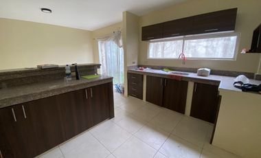 Alquilo casa en Duran en urbanización privada centro de la ciudad