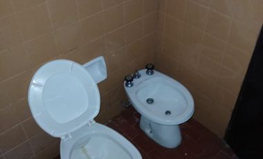CENTRO: VENDO DEPTO DE 1 DORMITORIO (INTERNO), ENTRE CAÃADA Y FRAGUEIRO (FRENTE SUPER BUENOS DIAS) CON RENTA