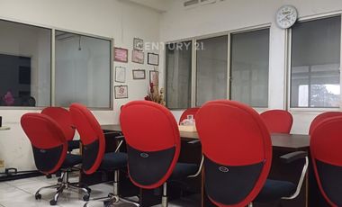 Gedung Luas Dan Strategis Di Area Jl Sholeh Iskandar Bogor