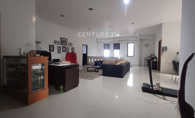 Gedung Luas Dan Strategis Di Area Jl Sholeh Iskandar Bogor