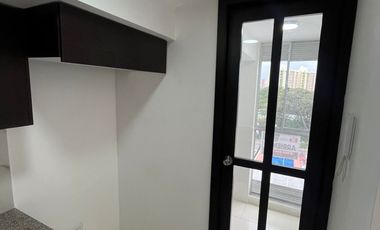 apartamento en arriendo en prados del este. Cod A3389