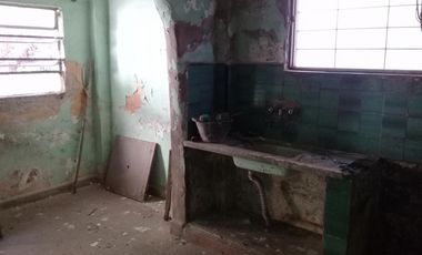 CASA EN LOTE PROPIO PARA RECICLAR O DEMOLER