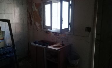 CASA EN LOTE PROPIO PARA RECICLAR O DEMOLER