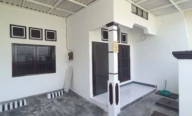 Rumah Terawat Siap Huni Dekat Superindo, Mulyosari, Pakuwon City