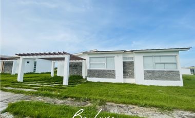 VENTA CASA DE PLAYA A ESTRENAR EN CORONADO PH CASA E´ CAMPO (2)