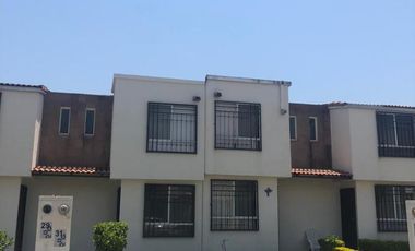 Casa en Condominio en Venta con Alberca en Monte Everest 32 en el Fraccionamiento Residencial Santa Fe en el Pueblo Atlacholoaya en el Municipio de Xochitepec Estado de Morelos