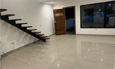 DUPLEX A ESTRENAR