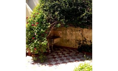 VENTA / CHALET / CASONA ANTIGUA / 7 AMBIENTES / LA PERLA MAR DEL PLATA