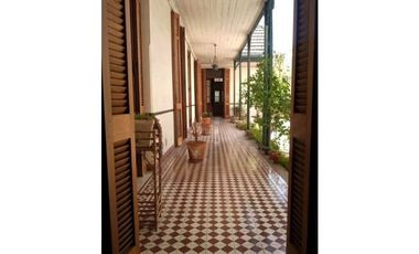 VENTA / CHALET / CASONA ANTIGUA / 7 AMBIENTES / LA PERLA MAR DEL PLATA
