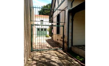 VENTA / CHALET / CASONA ANTIGUA / 7 AMBIENTES / LA PERLA MAR DEL PLATA